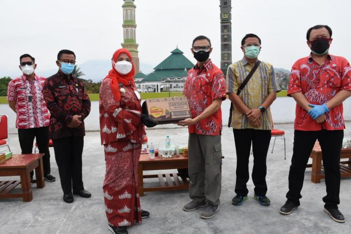 PSMTI Bekerja Sama Dengan Pemkot Berikan Bantuan Kepada Nakes